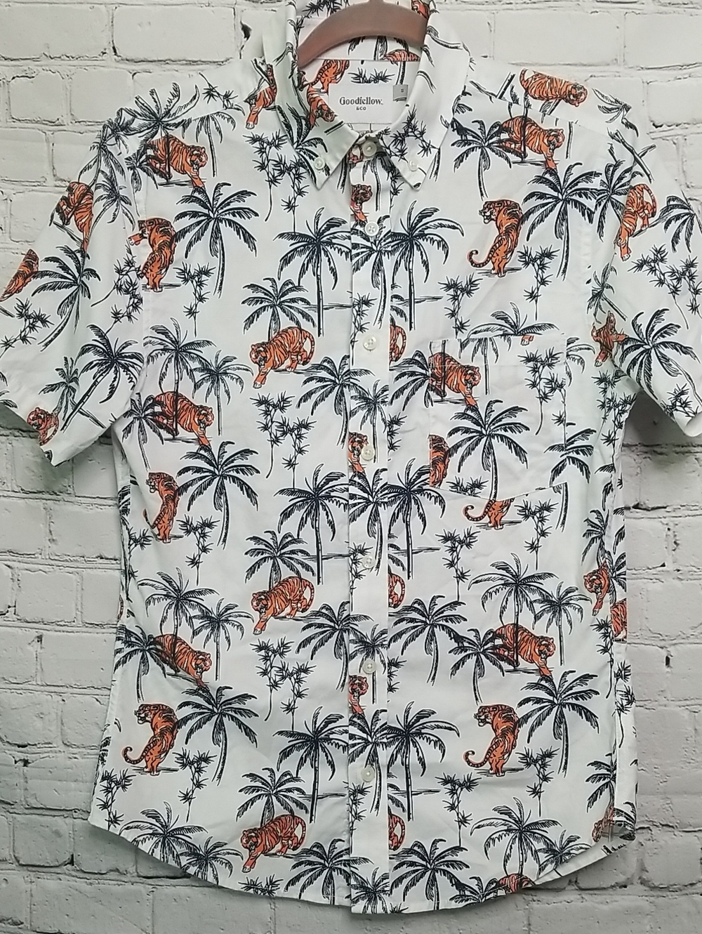 GOODFELLOW & Co. mens shirt size Small " NORTHROPE Fit" EUC